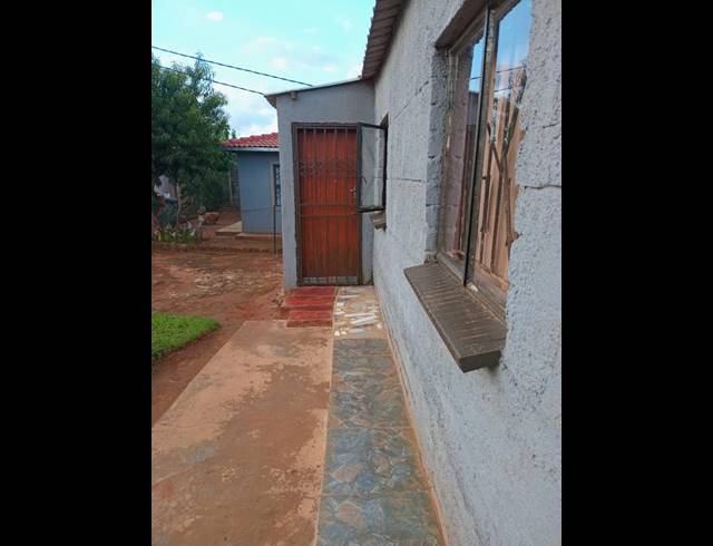 2 BEDROOM HOUSE FOR SALE IN LEHAE